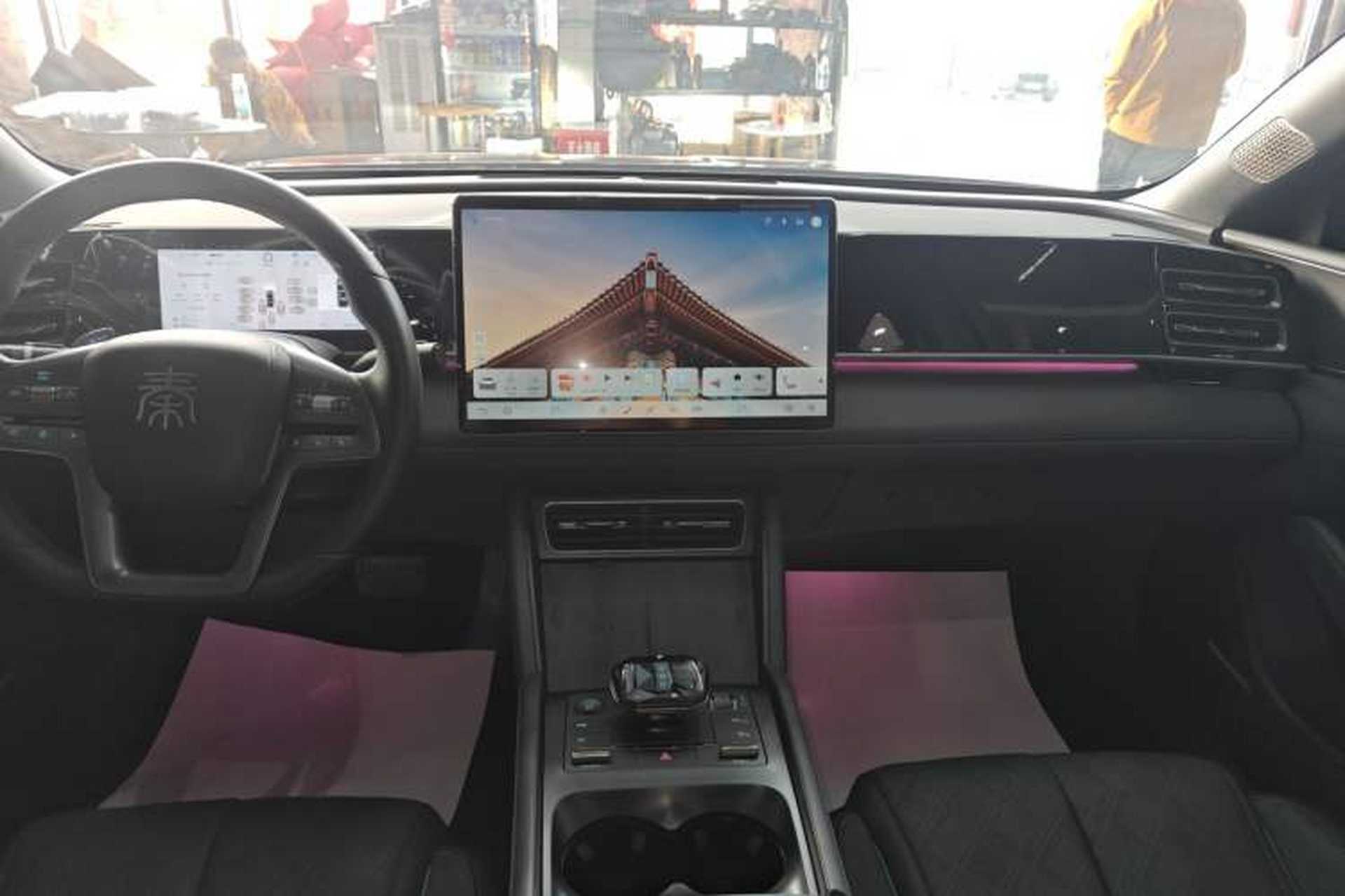Used BYD Qin L 2025 DM-i Smart Drive 120KM Excellence Model Audio And AC Panel