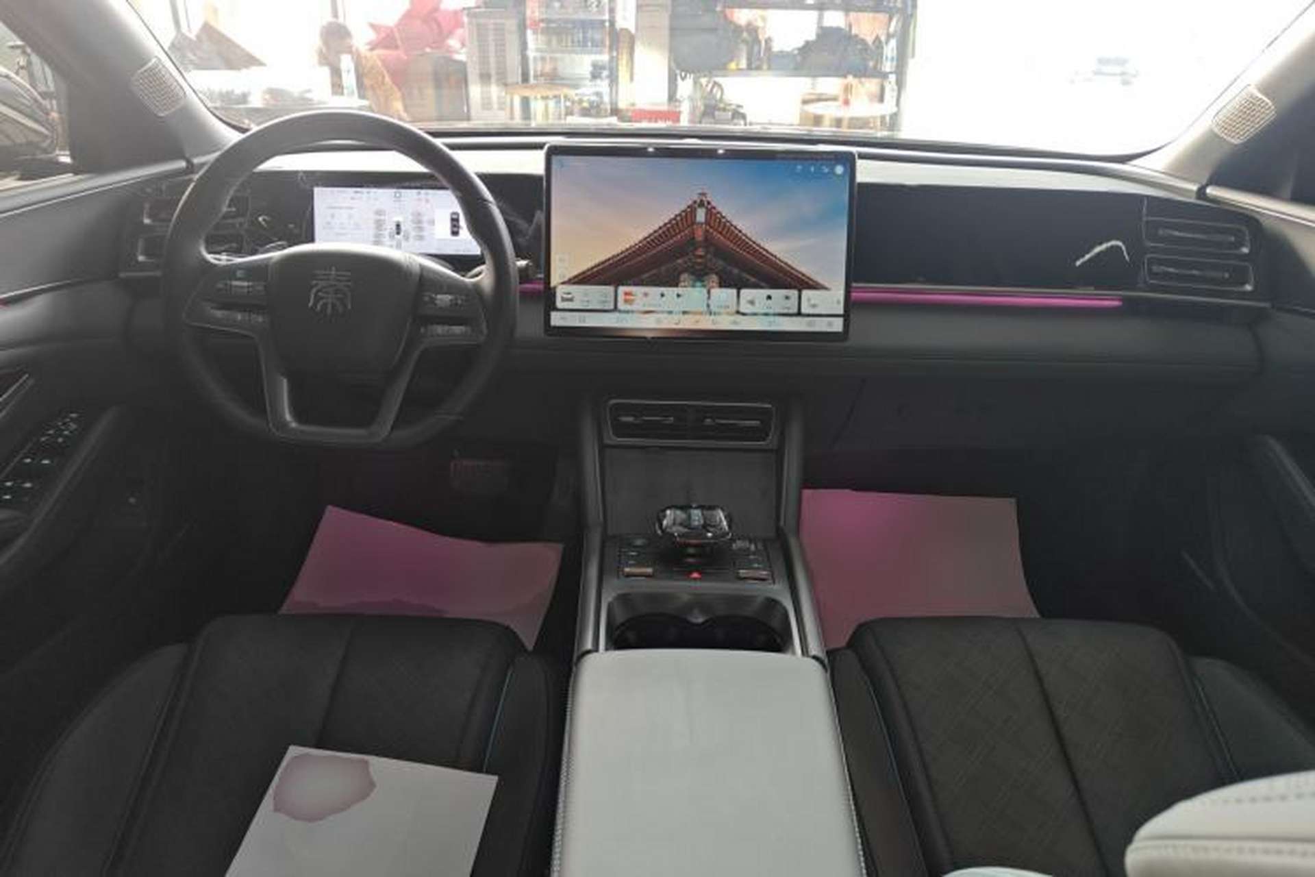 Used BYD Qin L 2025 DM-i Smart Drive 120KM Excellence Model Center Console
