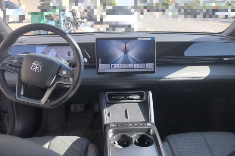 Used BYD Qin L 2025 EV 545KM Beyond Version Center Console