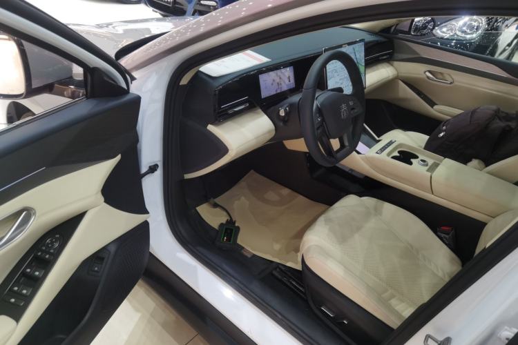 Used BYD Qin L 2025 EV 545KM Excellence Edition Driver Seat
