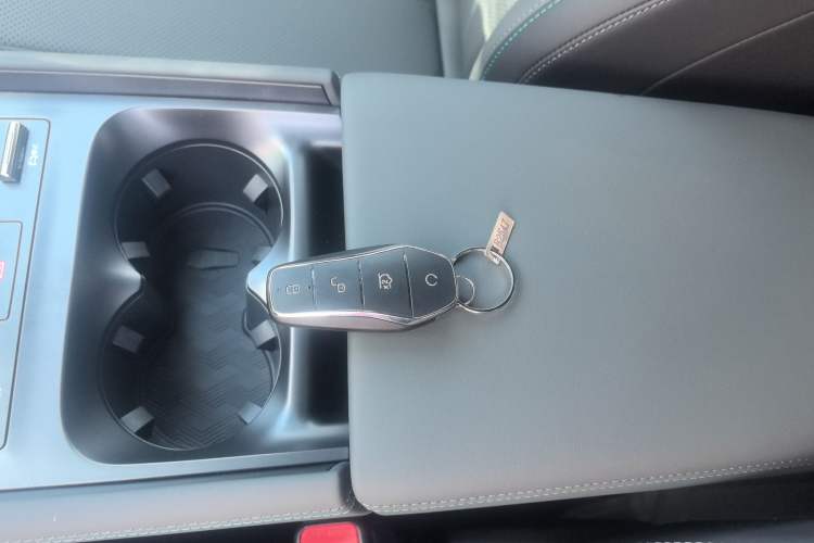 Used BYD Qin L 2025 DM-i Smart Drive 80KM Leading Model Interior 1