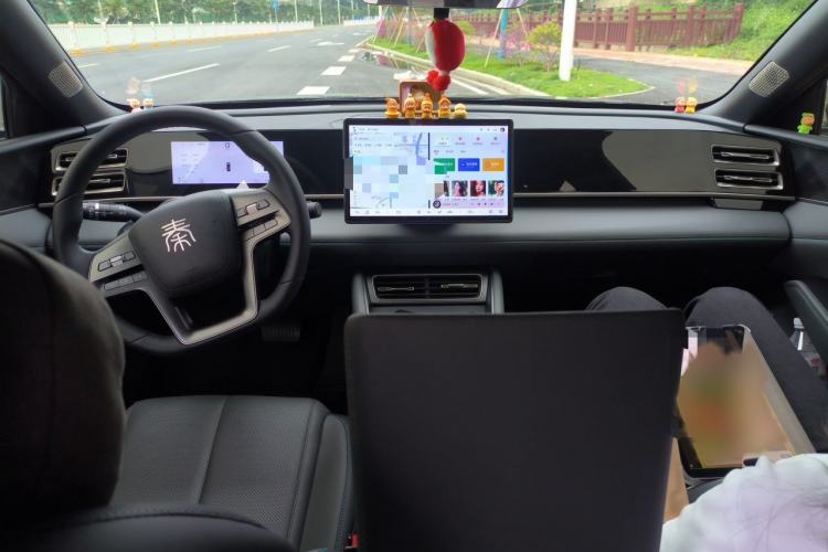 Used BYD Qin L 2025 DM-i Smart Drive 80KM Superior Model Interior 2