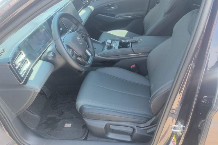 Used BYD Qin L 2025 DM-i Smart Drive 80KM Leading Model Left Front Seat