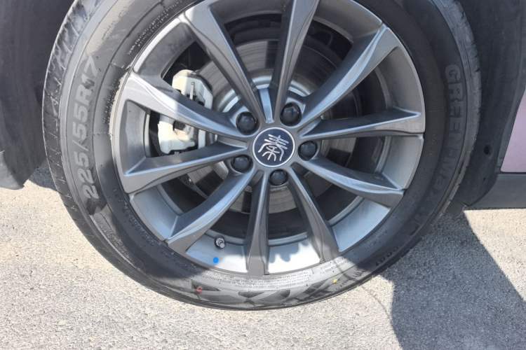 Used BYD Qin L 2025 EV 545KM Beyond Version Right Front Wheel Hub