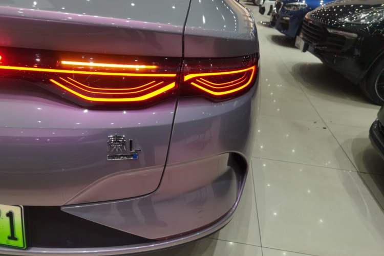 Used BYD Qin L 2025 EV 545KM Excellence Edition Right Rear Taillight