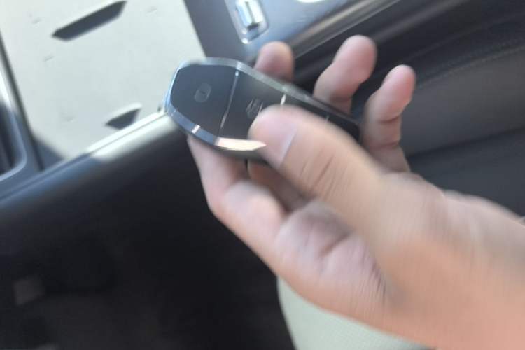 Used BYD Qin L 2025 EV 545KM Beyond Version Vehicle Key