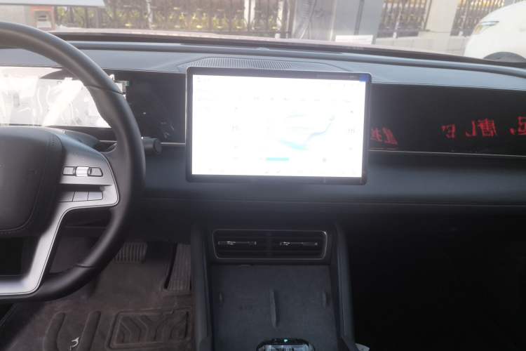 Used BYD Qin L 2025 DM-i Smart Drive 120KM Superior Model Audio And AC Panel