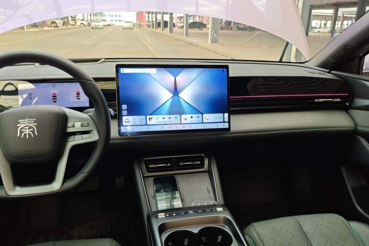 Used BYD Qin L 2025 EV 545KM Excellence Edition Audio And AC Panel
