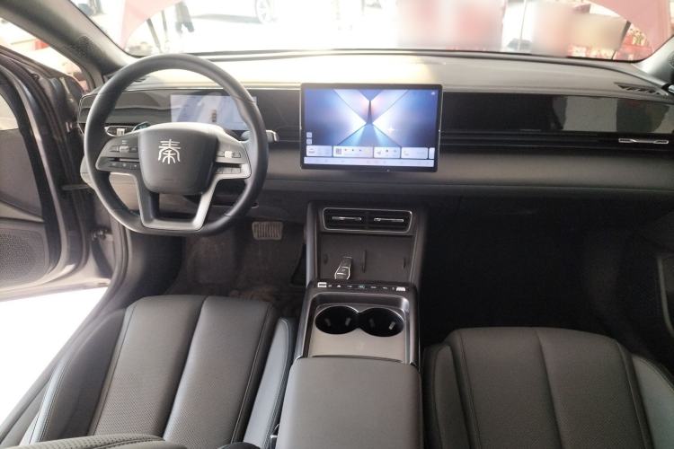 Used BYD Qin L 2025 EV 545KM Beyond Version Center Console