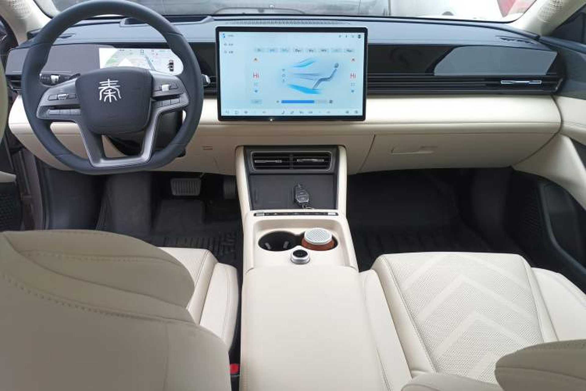 Used BYD Qin L 2025 EV 545KM Cloud Suspension Edition Center Console
