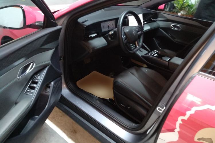 Used BYD Qin L 2025 EV 545KM Beyond Version Driver Seat