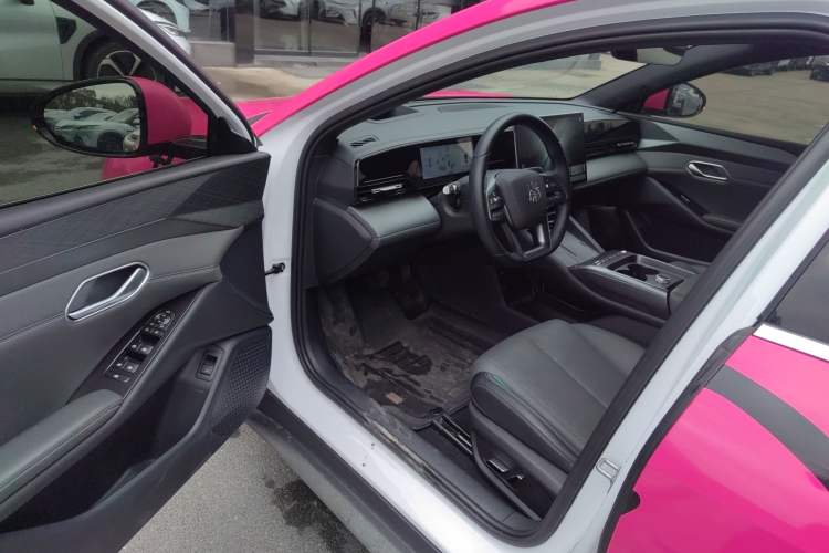 Used BYD Qin L 2025 EV 545KM Excellence Edition Driver Seat