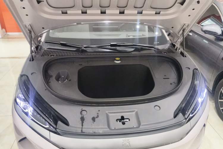 Used BYD Qin L 2025 EV 545KM Cloud Suspension Edition Engine Bay