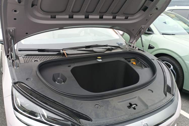 Used BYD Qin L 2025 EV 545KM Cloud Suspension Edition Engine Bay