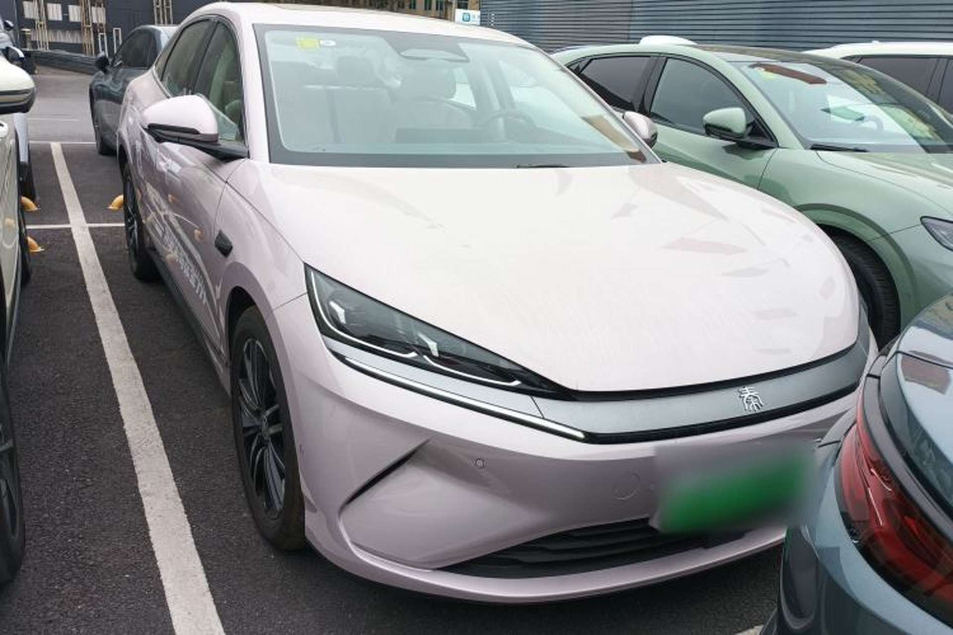 Used BYD Qin L 2025 EV 545KM Cloud Suspension Edition Front Right 45 Deg