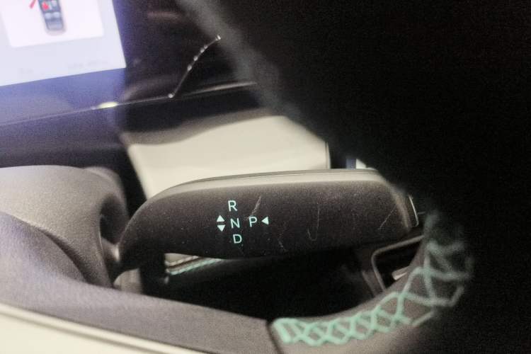 Used BYD Qin L 2025 EV 545KM Cloud Suspension Edition Gear Lever
