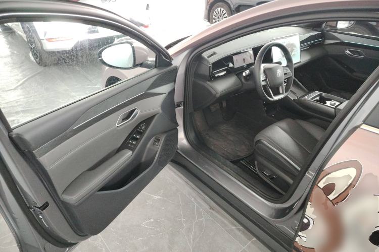 Used BYD Qin L 2025 EV 545KM Excellence Edition Interior 3