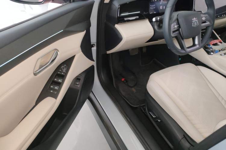 Used BYD Qin L 2025 EV 545KM Excellence Edition Interior 3