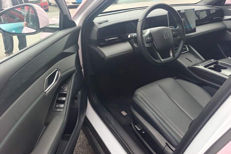 Used BYD Qin L 2025 EV 545KM Beyond Version Interior 6