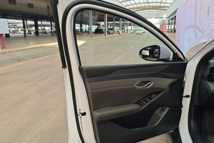 Used BYD Qin L 2025 EV 545KM Excellence Edition Left Front Door Interior