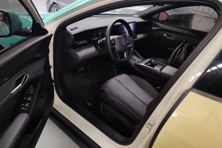 Used BYD Qin L 2025 EV 545KM Beyond Version Left Front Seat