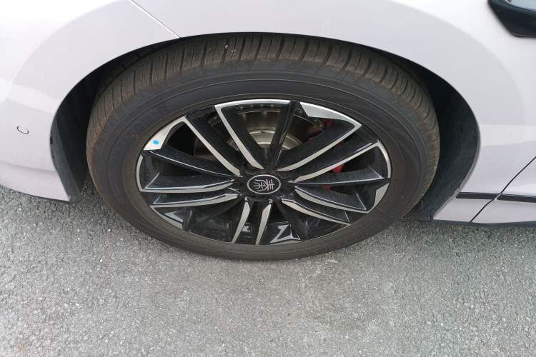 Used BYD Qin L 2025 EV 545KM Cloud Suspension Edition Left Front Wheel Hub