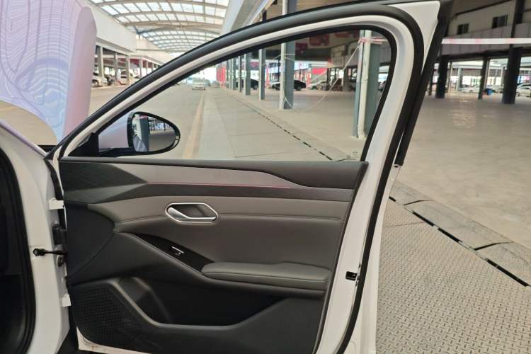 Used BYD Qin L 2025 EV 545KM Excellence Edition Right Front Door Interior