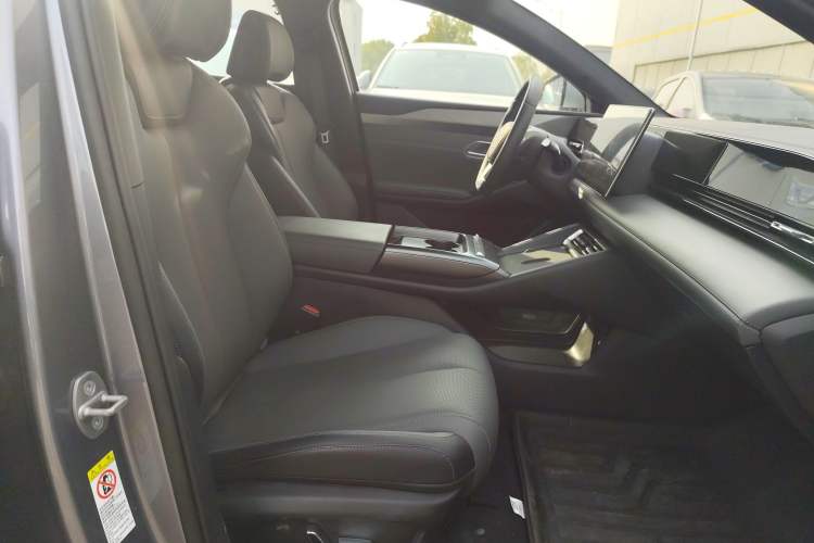 Used BYD Qin L 2025 EV 545KM Beyond Version Right Front Seat