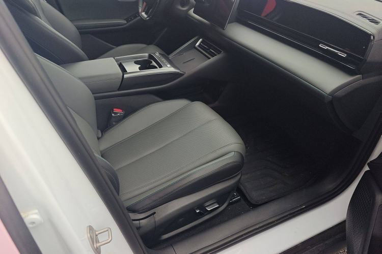 Used BYD Qin L 2025 EV 545KM Beyond Version Right Front Seat