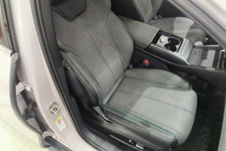 Used BYD Qin L 2025 EV 545KM Cloud Suspension Edition Right Front Seat