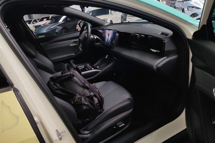 Used BYD Qin L 2025 EV 545KM Beyond Version Right Front Seat