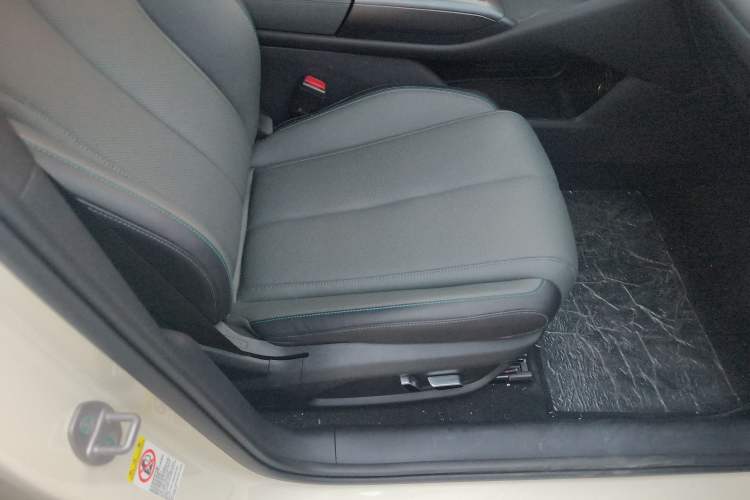 Used BYD Qin L 2025 EV 545KM Beyond Version Right Front Seat
