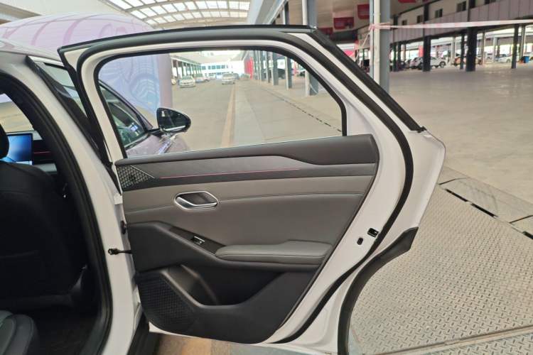 Used BYD Qin L 2025 EV 545KM Excellence Edition Right Rear Door Interior