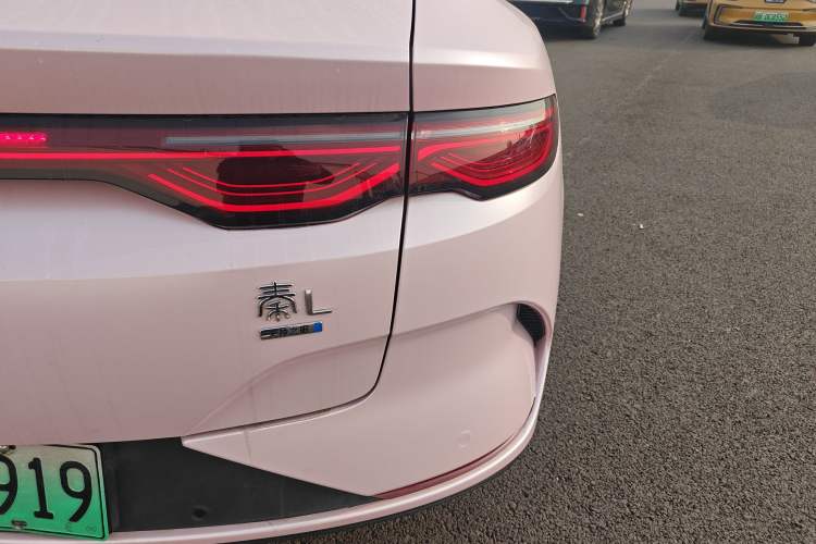 Used BYD Qin L 2025 EV 545KM Beyond Version Right Rear Taillight