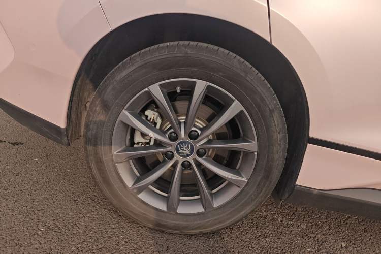 Used BYD Qin L 2025 EV 545KM Beyond Version Right Rear Wheel Hub