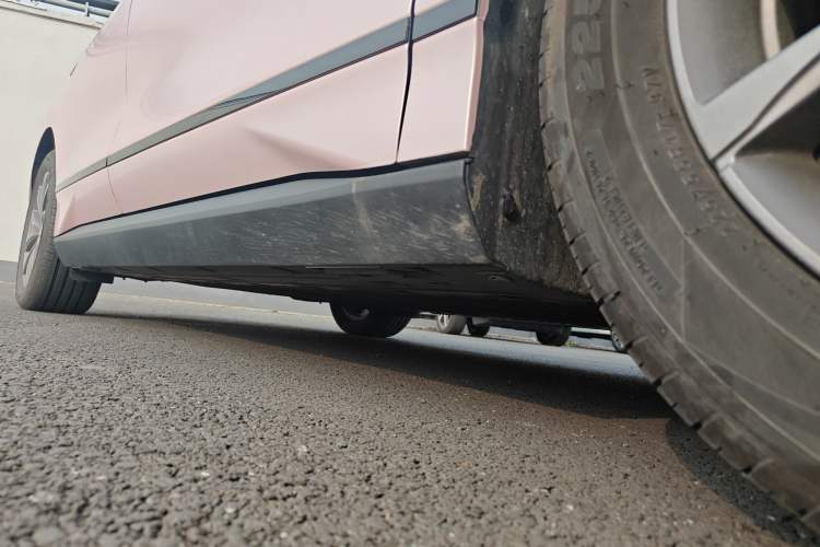 Used BYD Qin L 2025 EV 545KM Beyond Version Right Side Sill
