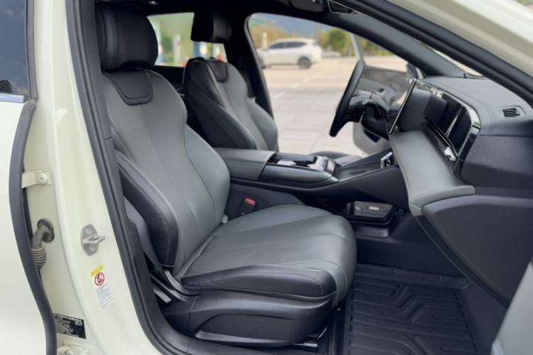 Used BYD Qin L 2025 EV 470KM Leading Edition Right Front Seat