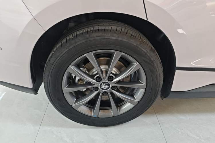 Used BYD Qin L 2025 EV 470KM Leading Edition Right Rear Wheel Hub