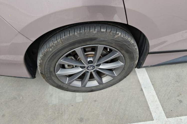 Used BYD Qin L 2025 EV 545KM Beyond Version Right Rear Wheel Hub