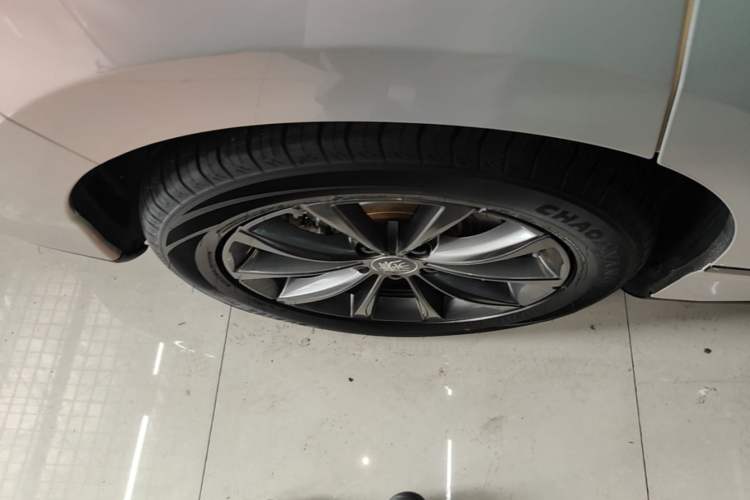 Used BYD Qin L 2025 EV 545KM Beyond Version Right Rear Wheel Hub
