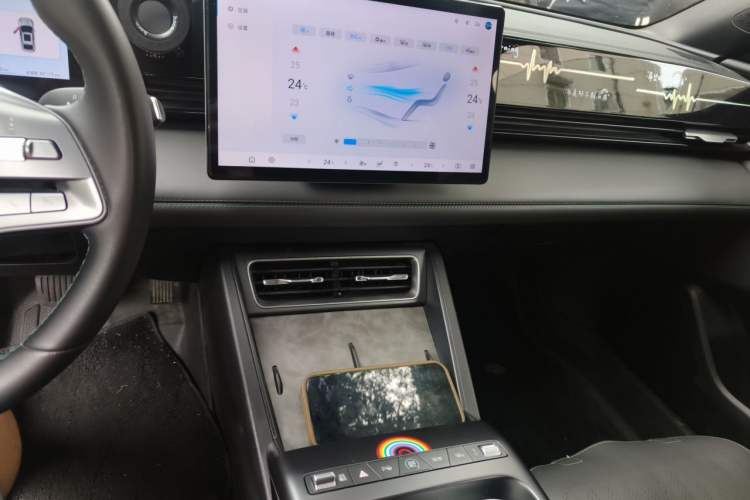 Used BYD Qin L 2025 EV 470KM Leading Edition Audio And AC Panel