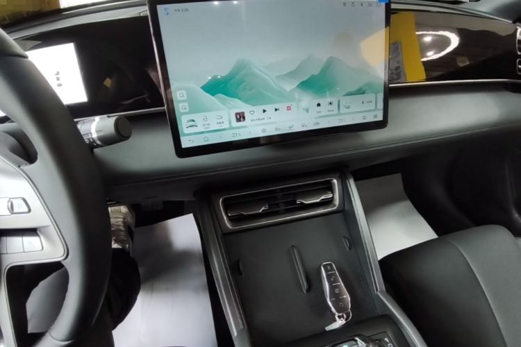 Used BYD Qin L 2025 DM-i Smart Drive 80KM Leading Model Audio And AC Panel