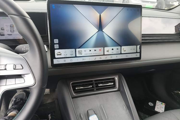 Used BYD Qin L 2025 EV 545KM Excellence Edition Audio And AC Panel