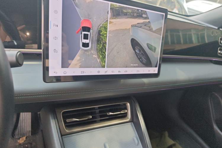 Used BYD Qin L 2025 DM-i Smart Drive 80KM Leading Model Audio And AC Panel