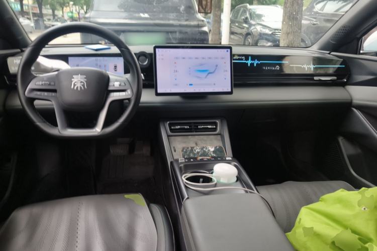 Used BYD Qin L 2025 EV 470KM Leading Edition Center Console