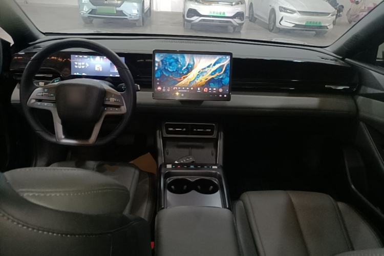 Used BYD Qin L 2025 EV 545KM Beyond Version Center Console