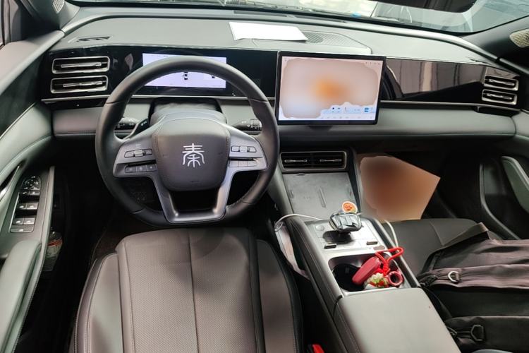 Used BYD Qin L 2025 DM-i Smart Drive 120KM Superior Model Center Console