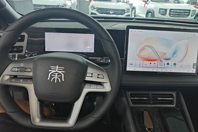 Used BYD Qin L 2025 DM-i Smart Drive 80KM Leading Model Center Console
