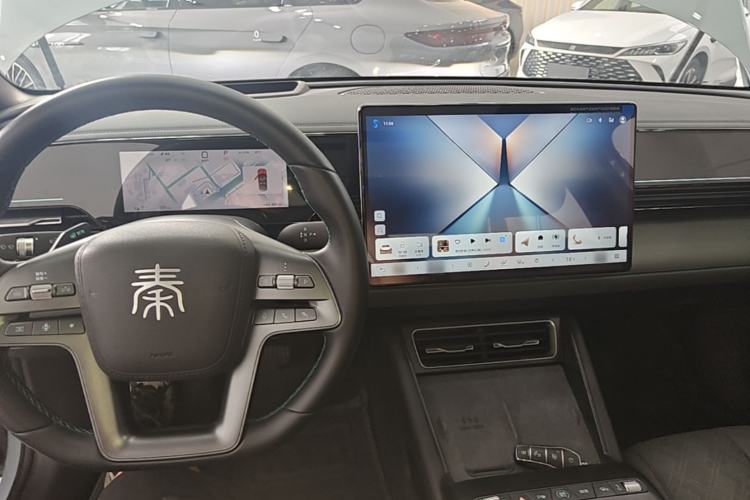 Used BYD Qin L 2025 EV 545KM Excellence Edition Center Console