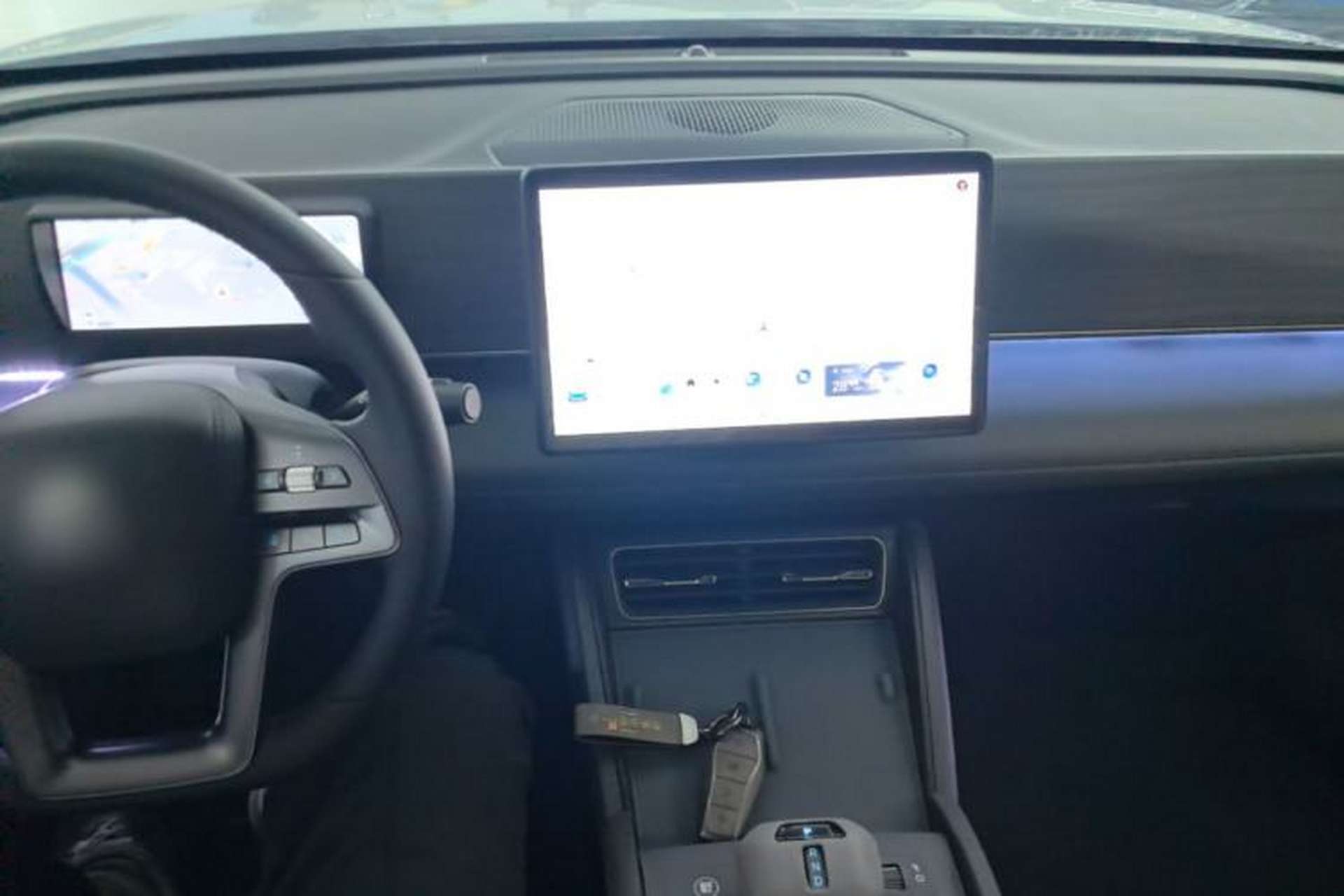 Used BYD Qin L 2025 DM-i Smart Drive 80KM Leading Model Center Console